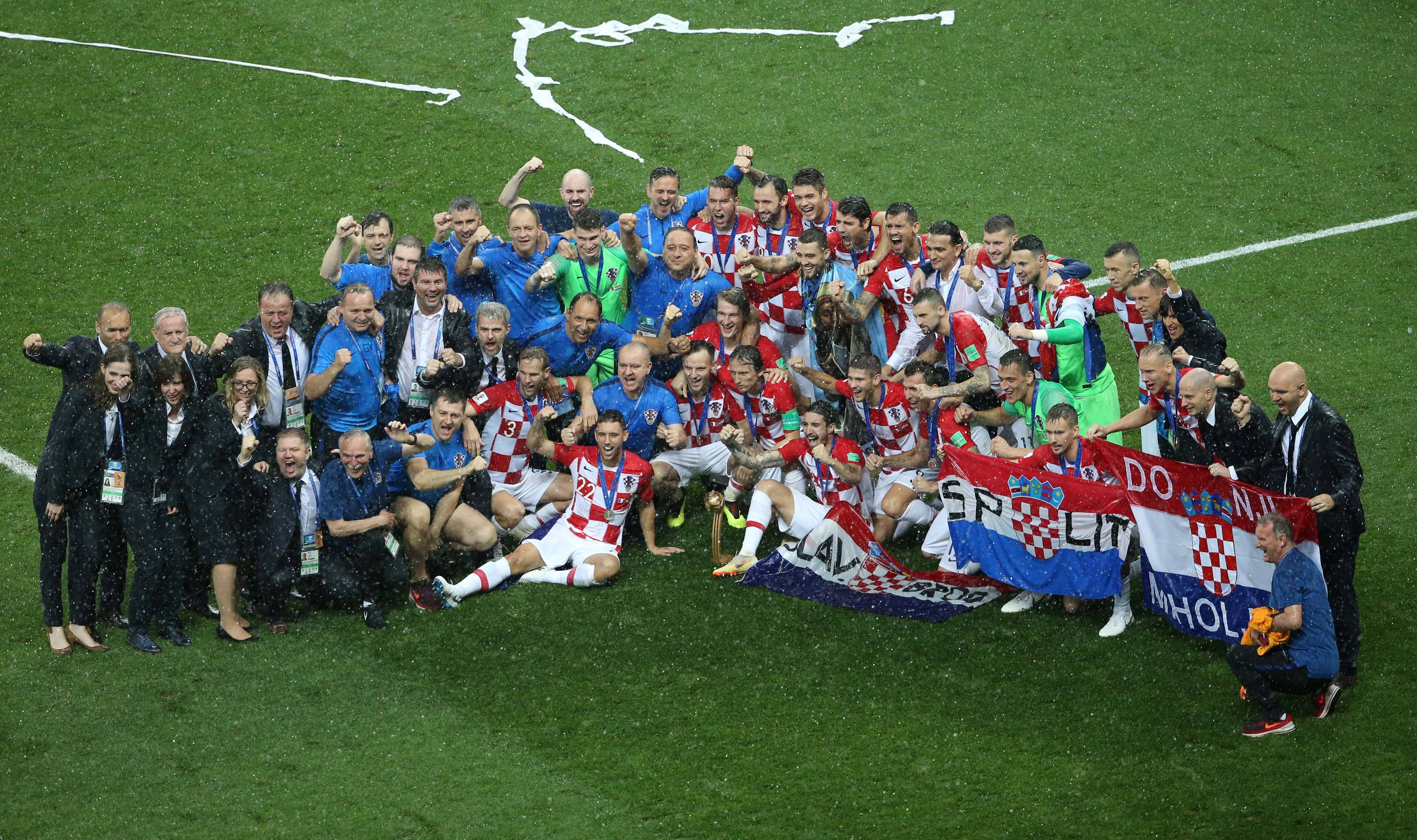 欧国联比赛紧张开战,球员们奋勇拼搏争夺荣耀的简单介绍 欧国联比赛紧张开战,球员们奋勇拼搏争夺荣耀的简单介绍