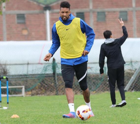 华莱士西媒体曝出内幕,球队存在内部纷争的简单介绍 华莱士西媒体曝出内幕,球队存在内部纷争的简单介绍