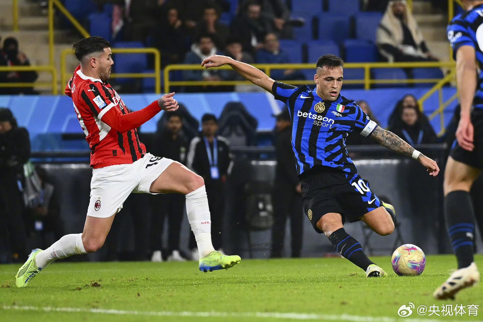 国米后防犯错连连,连续失球难取胜 国米后防犯错连连,连续失球难取胜